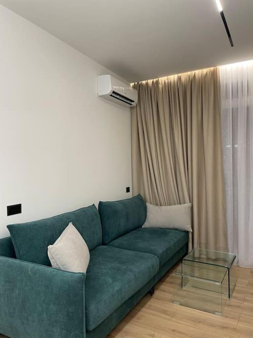 Angry Architects Apartment01 Tiranë Luaran gambar